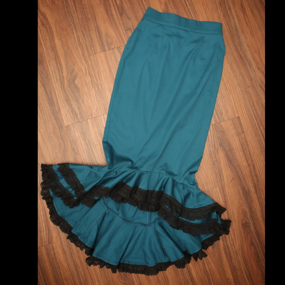 Pinup girl Teal skirt
